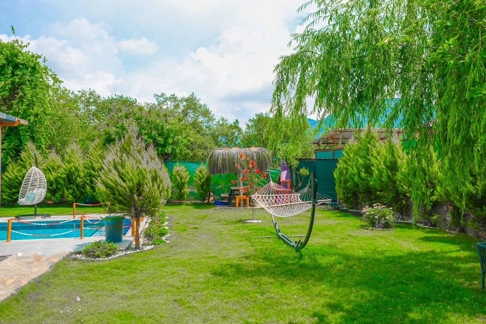 Fethiye’de Huzurlu, Korunaklı Havuzlu, 2 Yatak Odalı, Kiralık Villa