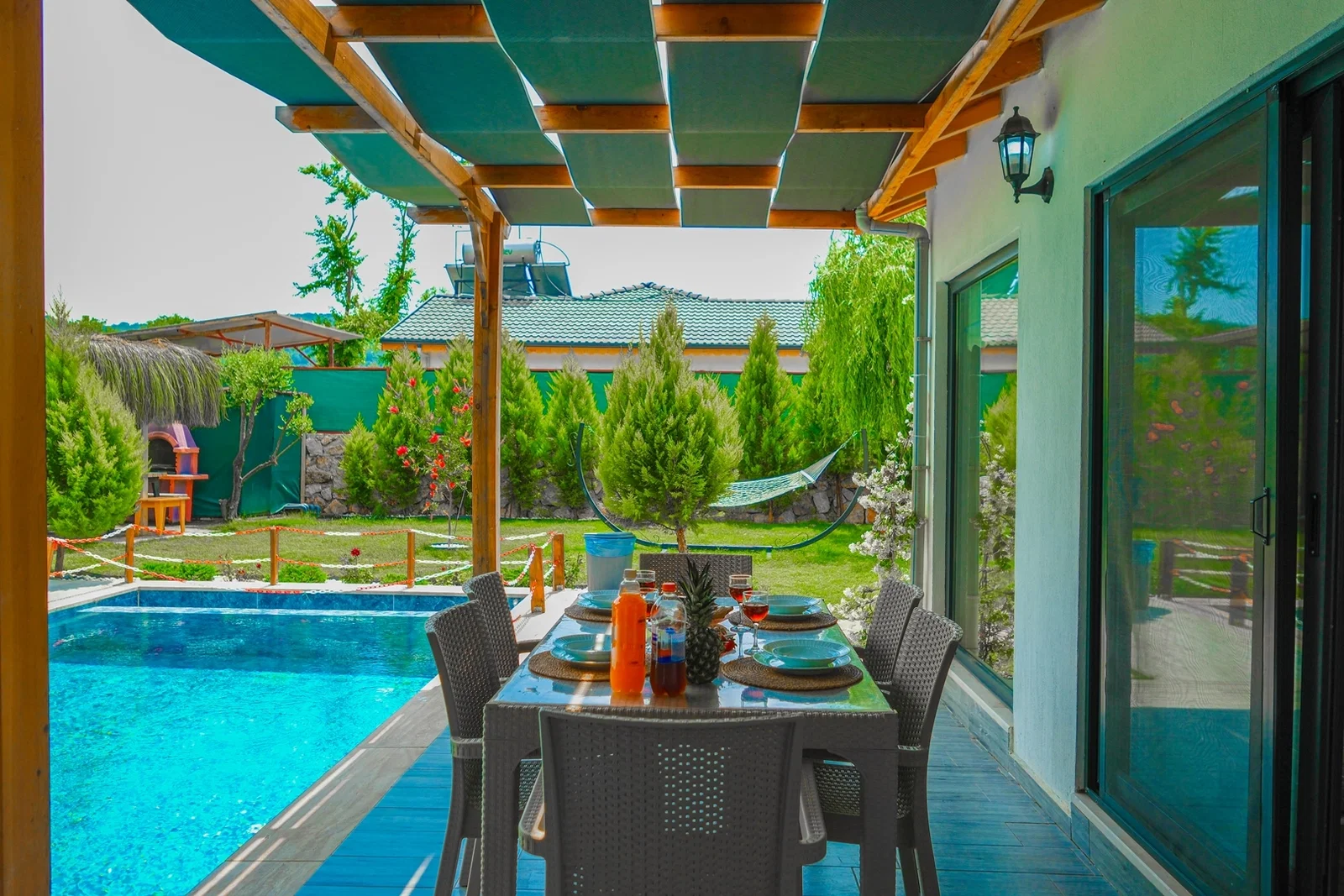 Fethiye’de Huzurlu, Korunaklı Havuzlu, 2 Yatak Odalı, Kiralık Villa