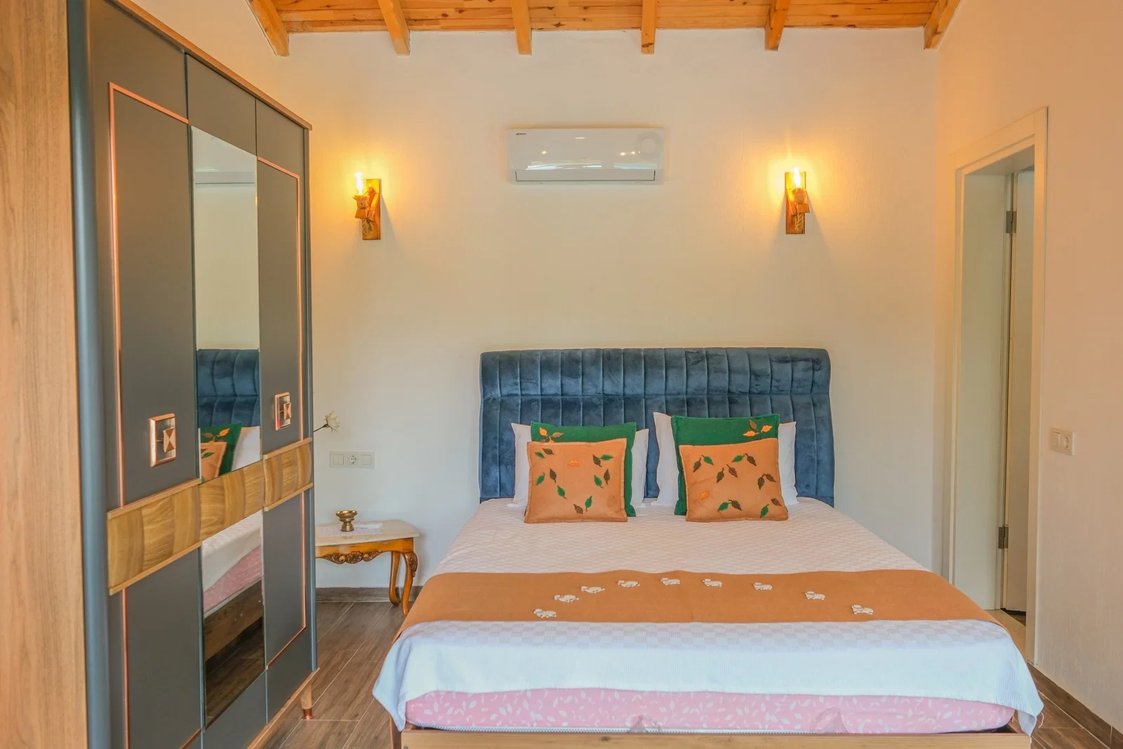 Fethiye’de Huzurlu, Korunaklı Havuzlu, 2 Yatak Odalı, Kiralık Villa