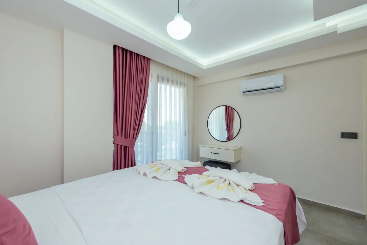 Fethiye’de Merkeze Yakın, Isıtmalı Havuzlu, 3 Yatak Odalı, Kiralık Villa