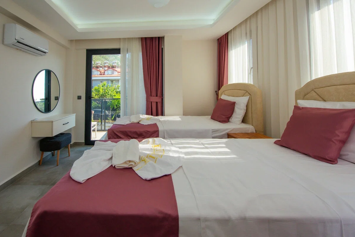Fethiye’de Merkeze Yakın, Isıtmalı Havuzlu, 3 Yatak Odalı, Kiralık Villa