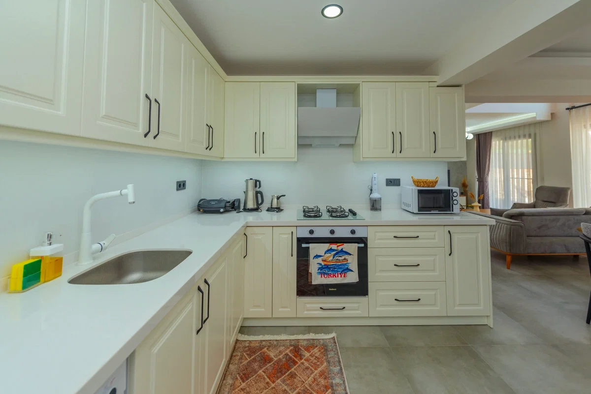 Fethiye’de Merkeze Yakın, Isıtmalı Havuzlu, 3 Yatak Odalı, Kiralık Villa