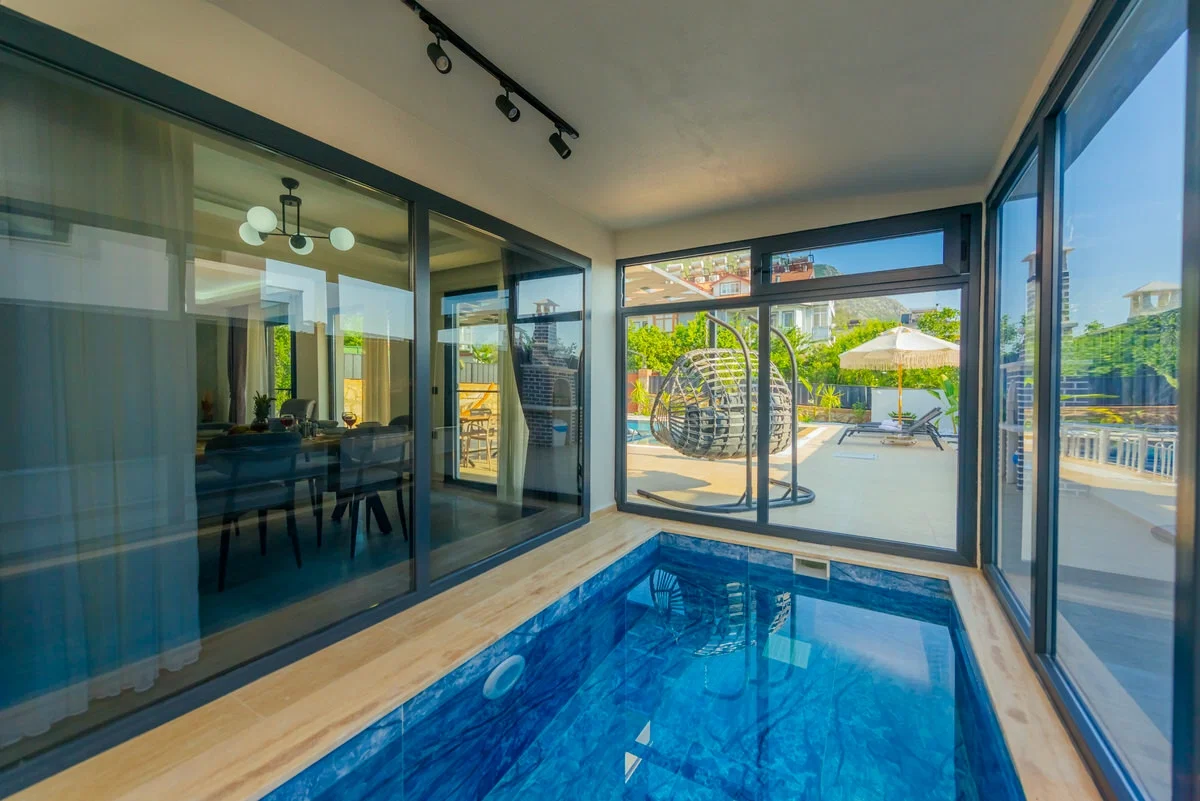 Fethiye’de Merkeze Yakın, Isıtmalı Havuzlu, 3 Yatak Odalı, Kiralık Villa