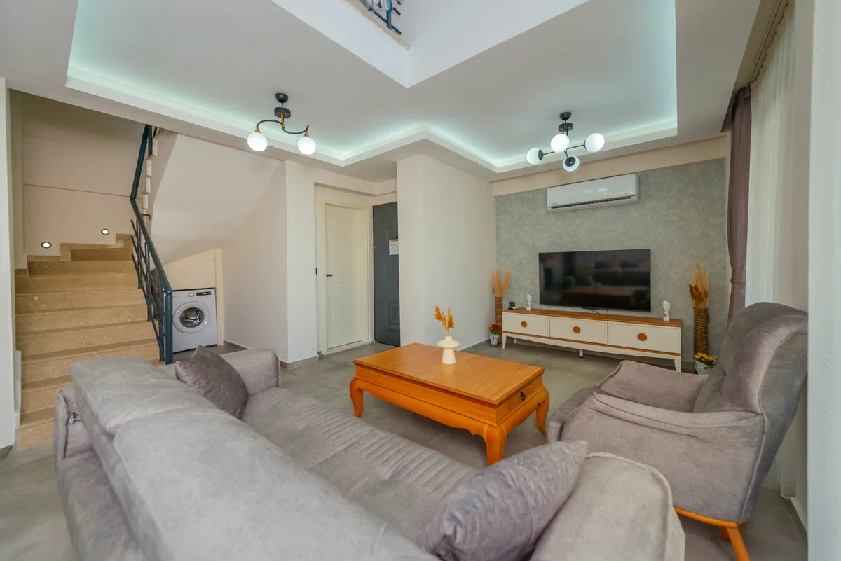 Fethiye’de Merkeze Yakın, Isıtmalı Havuzlu, 3 Yatak Odalı, Kiralık Villa