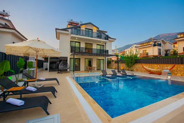 Fethiye’de çocuk havuzlu kiralık villa, fotoğraf 3