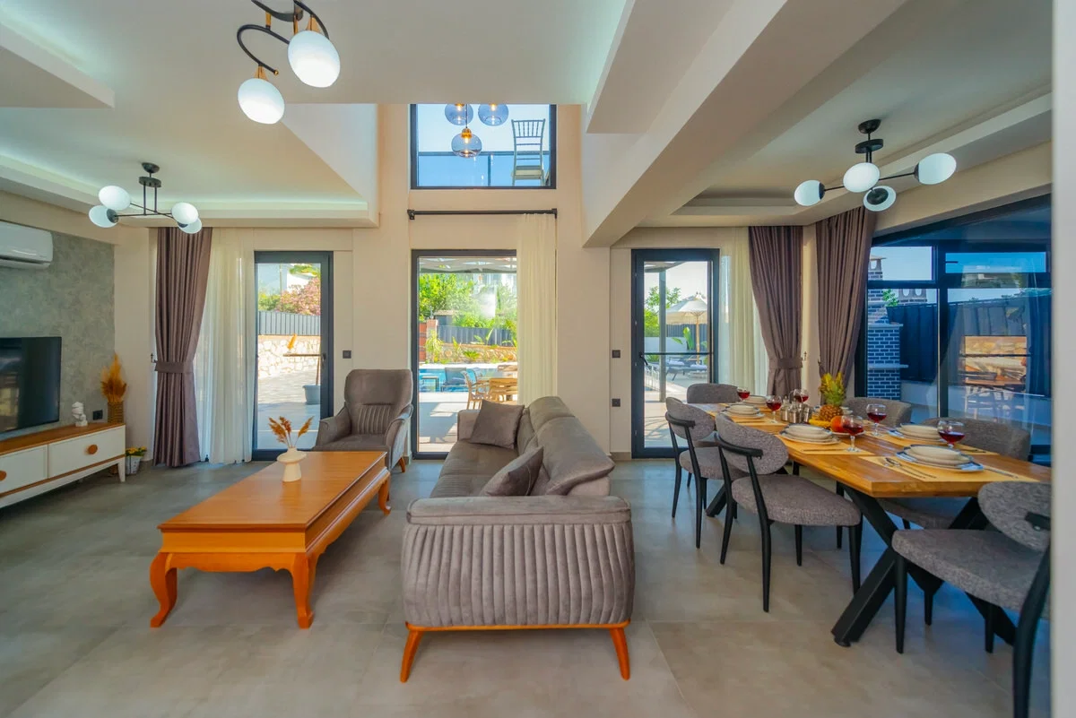 Fethiye’de Merkeze Yakın, Isıtmalı Havuzlu, 3 Yatak Odalı, Kiralık Villa