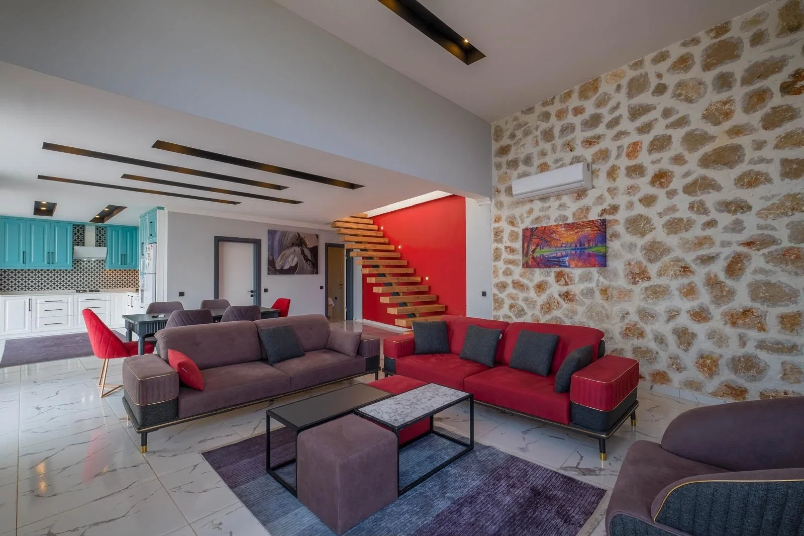 Üzümlü’de Korunaklı, Özel Havuzlu, 6 Kişilik, Kiralık Villa