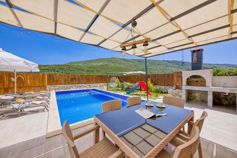 Sarıbelen’de korunaklı havuzlu kiralık villa, fotoğraf 8