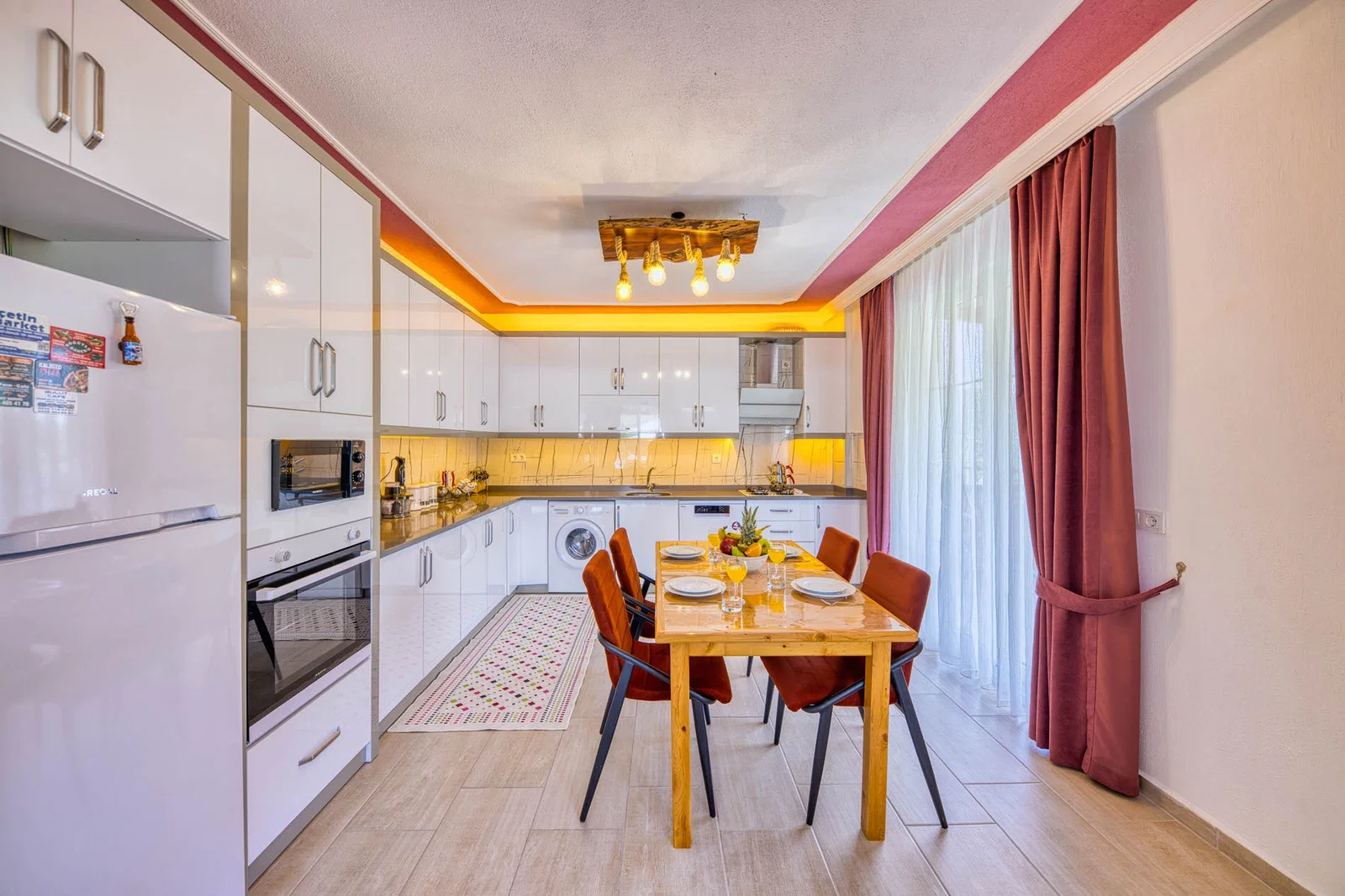 Sarıbelen’de Balayı Çiftlerine Uygun, Korunaklı Havuzlu, 2 Yatak Odalı, Kiralık Villa
