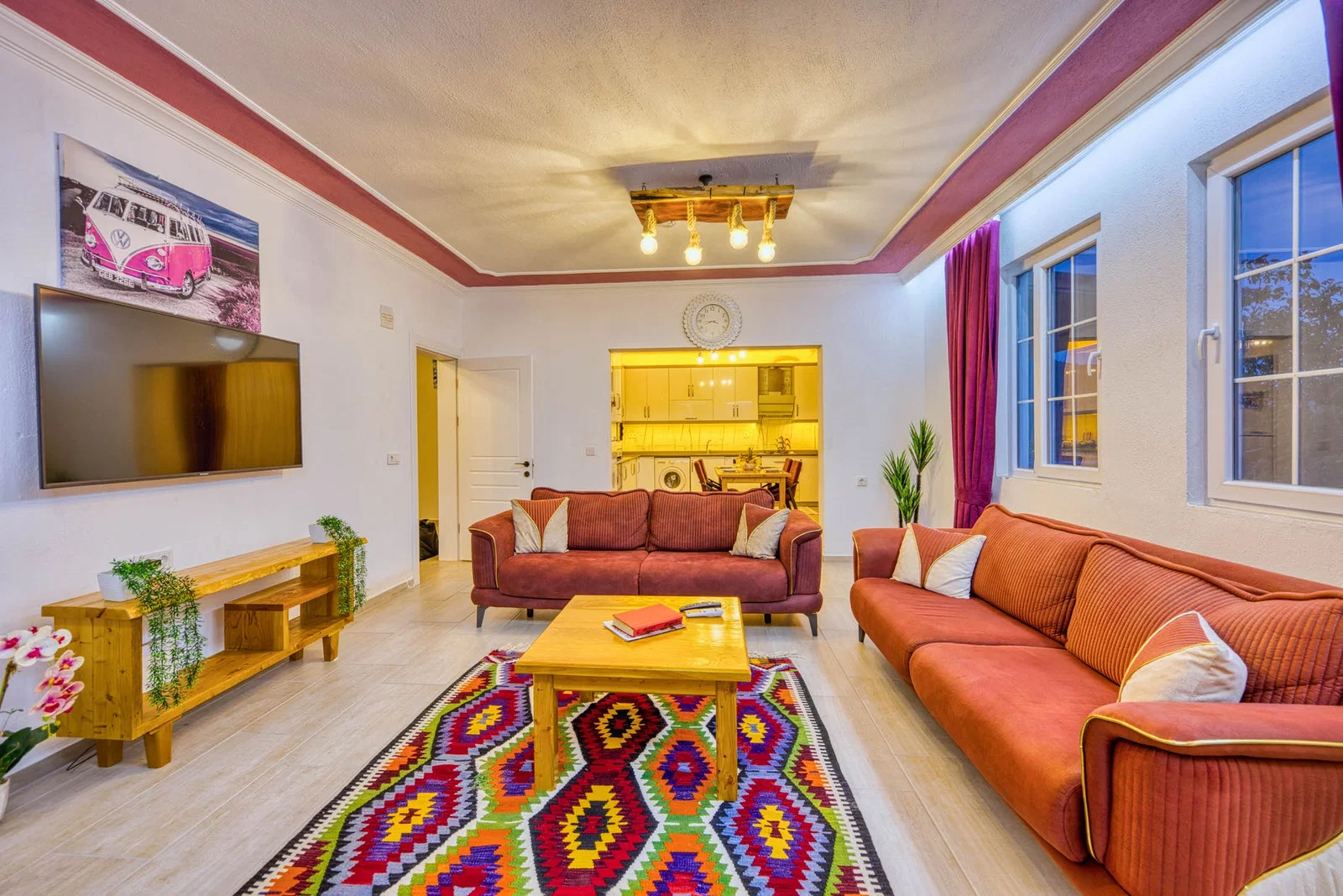 Sarıbelen’de Balayı Çiftlerine Uygun, Korunaklı Havuzlu, 2 Yatak Odalı, Kiralık Villa