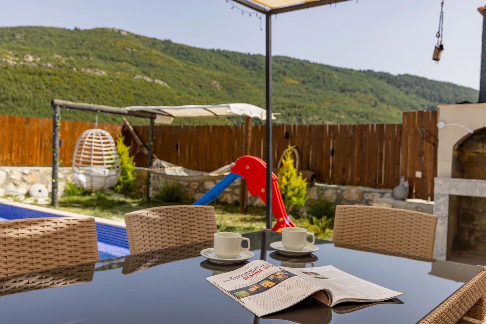 Sarıbelen’de Balayı Çiftlerine Uygun, Korunaklı Havuzlu, 2 Yatak Odalı, Kiralık Villa