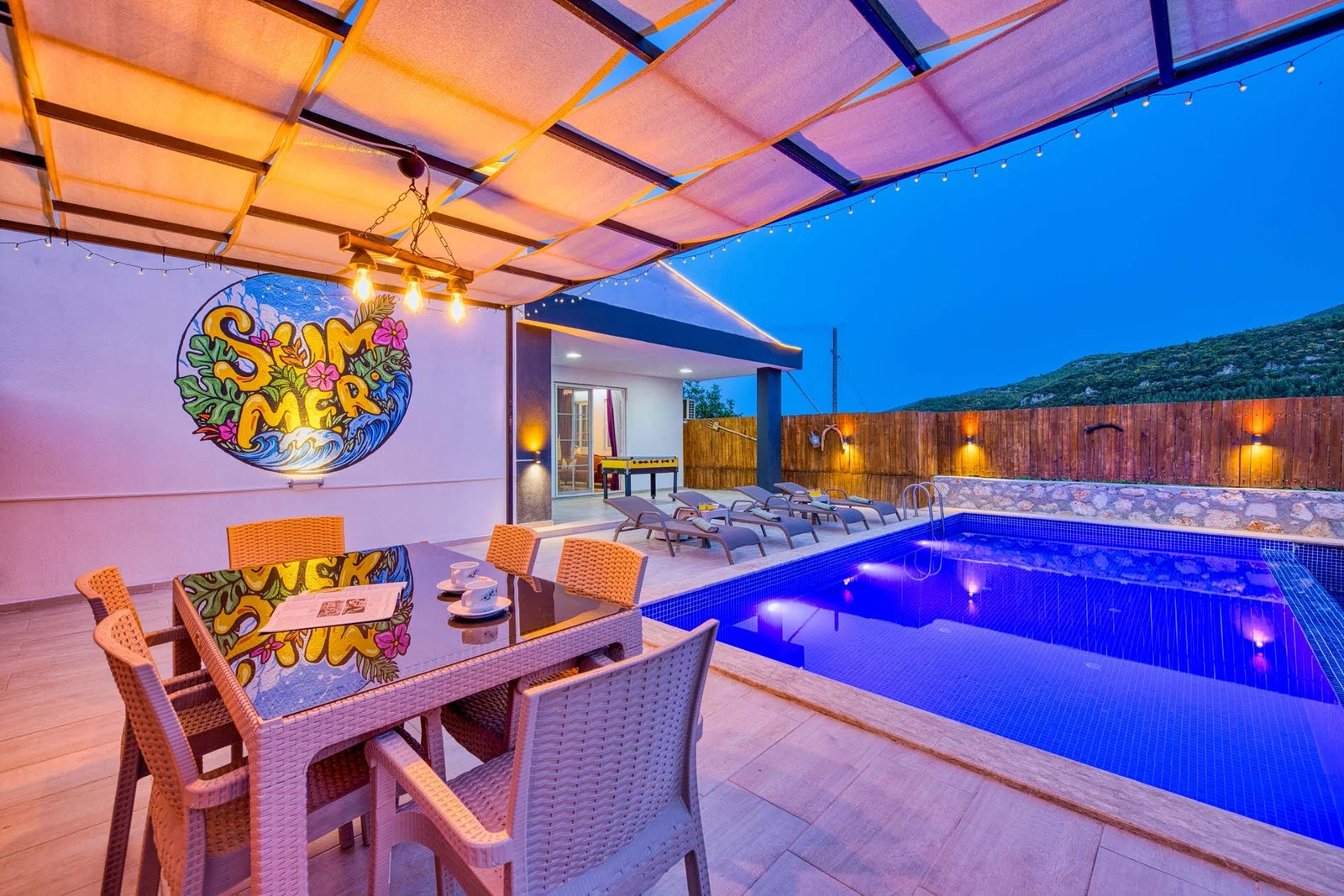Sarıbelen’de Balayı Çiftlerine Uygun, Korunaklı Havuzlu, 2 Yatak Odalı, Kiralık Villa