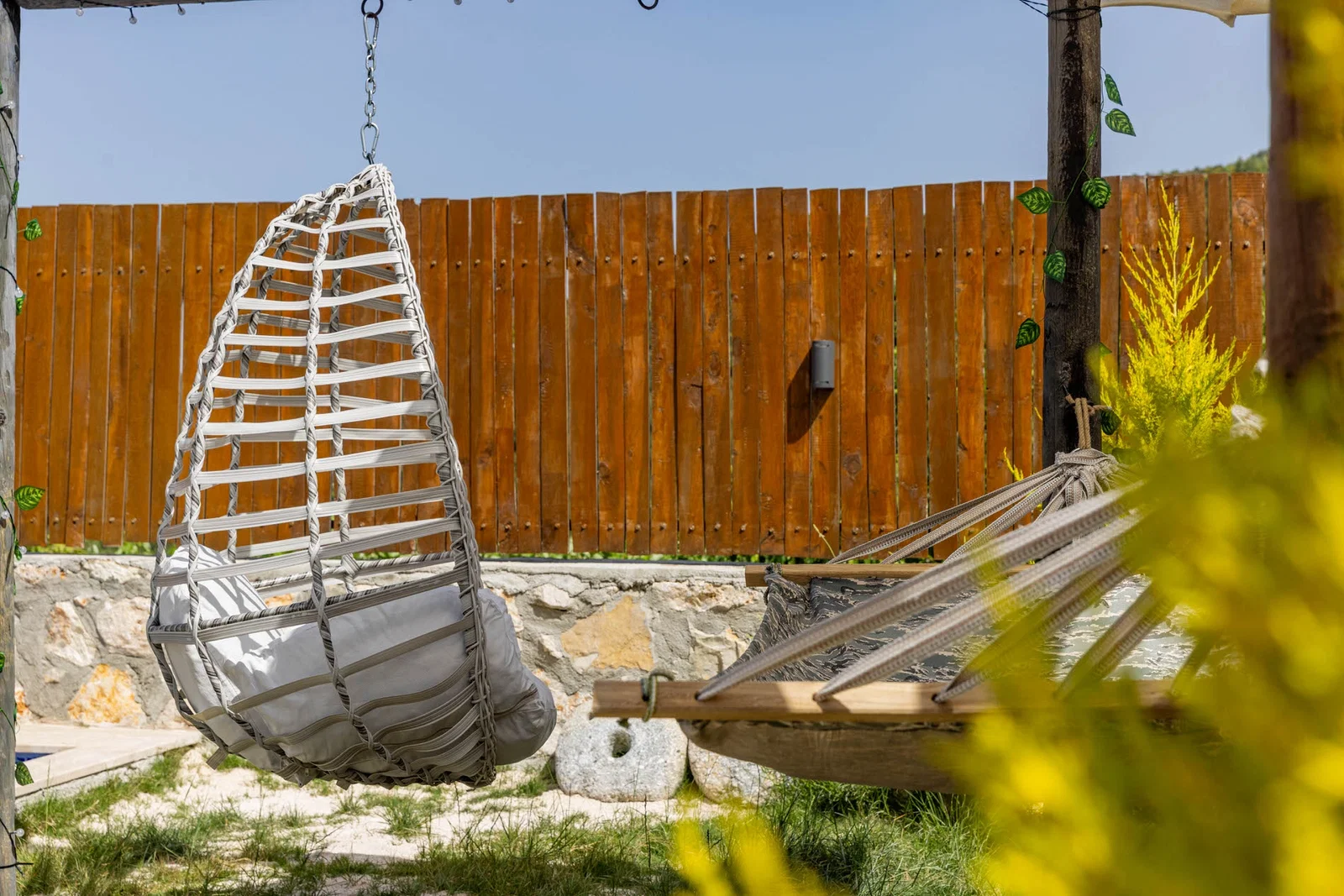 Sarıbelen’de Balayı Çiftlerine Uygun, Korunaklı Havuzlu, 2 Yatak Odalı, Kiralık Villa