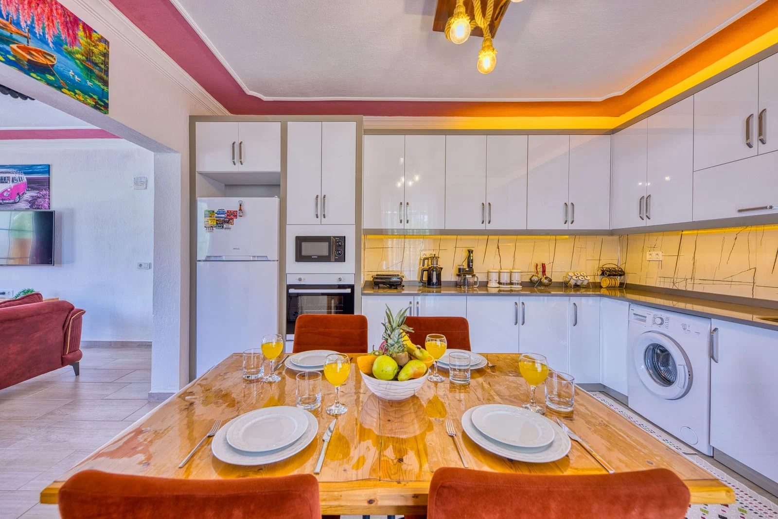 Sarıbelen’de Balayı Çiftlerine Uygun, Korunaklı Havuzlu, 2 Yatak Odalı, Kiralık Villa