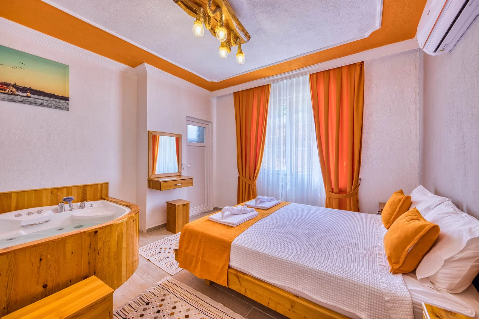 Sarıbelen’de Balayı Çiftlerine Uygun, Korunaklı Havuzlu, 2 Yatak Odalı, Kiralık Villa