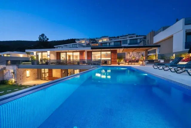 Kalkan’da Merkeze Yakın, Özel Havuzlu, 12 Kişilik, Ultra Lüks Villa