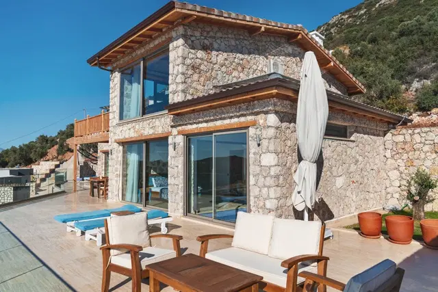 Kalkan’da Deniz Manzaralı, Kapalı Havuzlu, Jakuzili, Lüks Villa