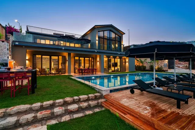 Kalkan’da Merkeze Yakın, Özel Havuzlu, 8 Kişilik, Ultra Lüks Villa