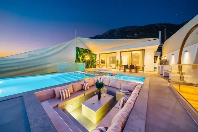 Kalkan’da Deniz Manzaralı, Özel Havuzlu, Jakuzili, Kiralık Villa